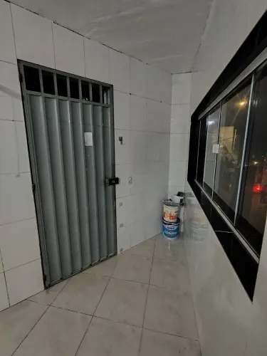 Alugo casa 2 quartos