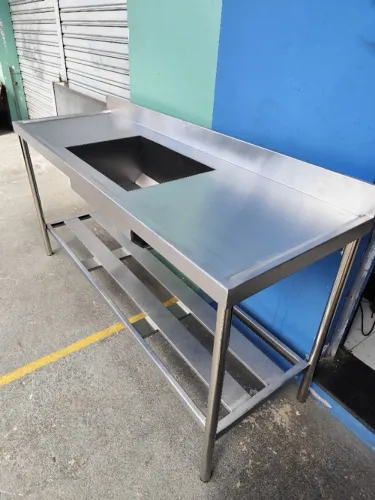 Pia Inox 1,80x0,60x0,90 com Bojo e Prateleira 