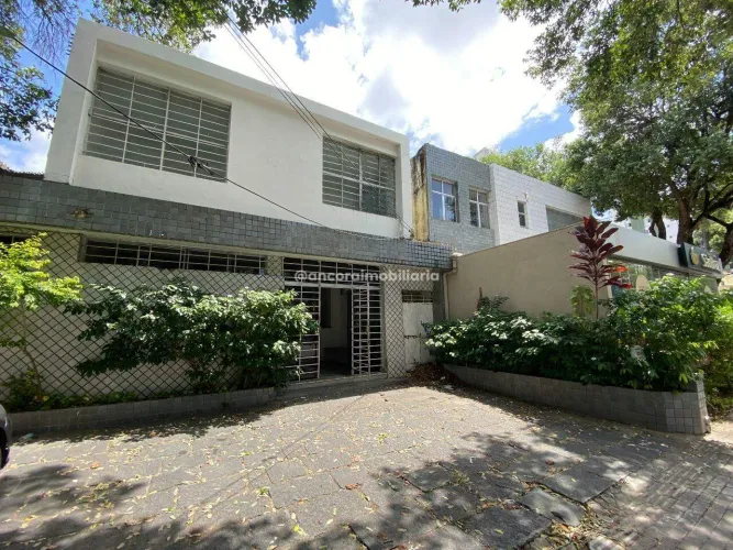 Excelente casa comercial no bairro de Santo Amaro.
