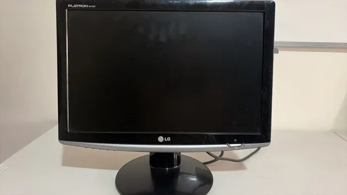Monitor LCD LG Full HD 