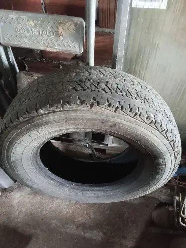 Pneu caminhonete 235/70/r16