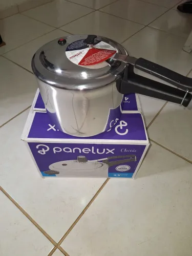 Panelas de pressão nova