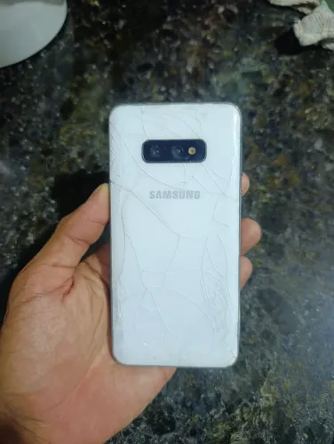 Celular Samsung S10E + Fone O'Gold