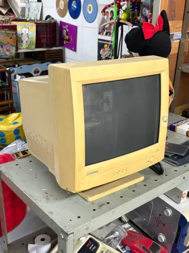 Monitor de computador antigo compaq retirar na zona norte sp