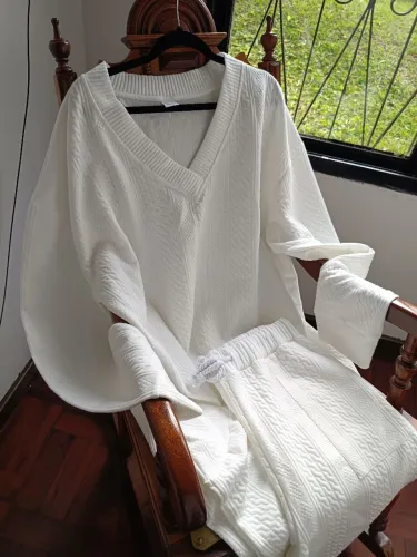 Conjunto Plus Size unissex XXXL branco único.