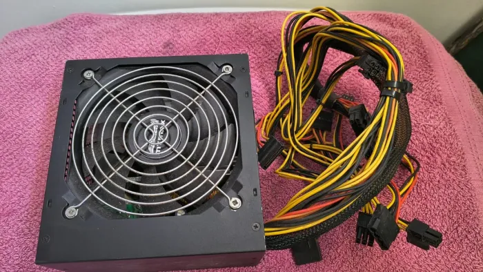 Acessórios para PC. Fonte real ATX 600 w 80 +