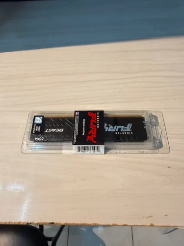 Memória DDR4 8GBs Kingston HyperX - Lacrada