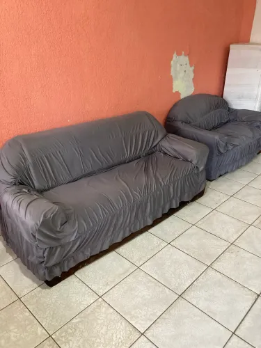 2 sofás