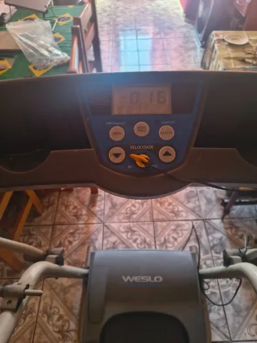 Esteira Ergométrica Weslo Cadence 6700 - Dobrável