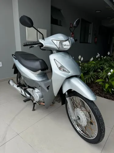 Biz es 2005 modelo 2006