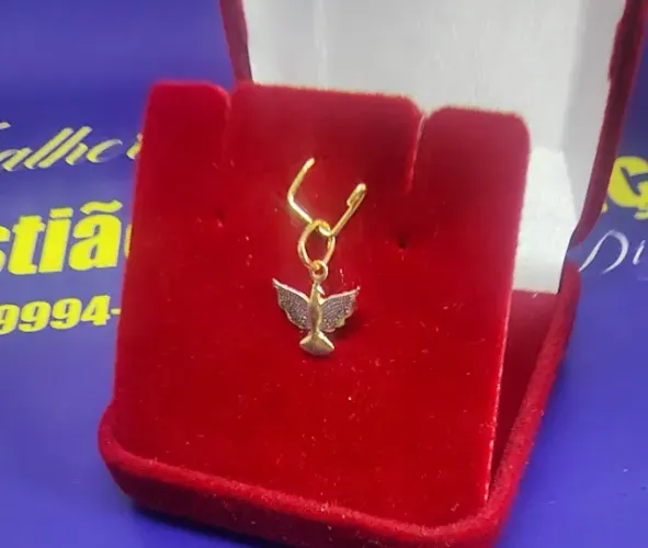 Pingente Espiríto Santo Detalhe Ouro Amarelo e Branco18 Kilates Peso 0.36 Grama 10 mm