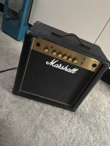 Amplificador marshall mg15