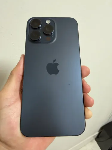 iPhone 15 Pro Max azul