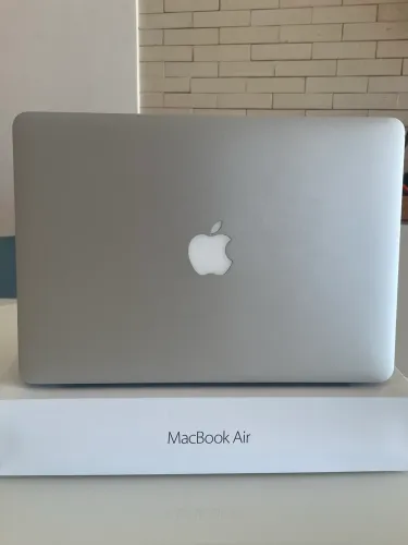 MacBook Air 13? i5 8GB SSD Bateria Excelente