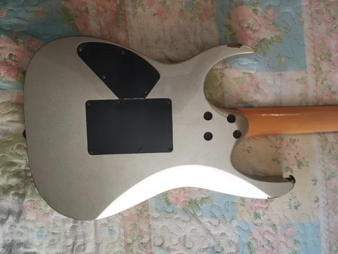 Guitarra Ibanez Gio Grg 270gx. Ponte floyd rose. Bom estado