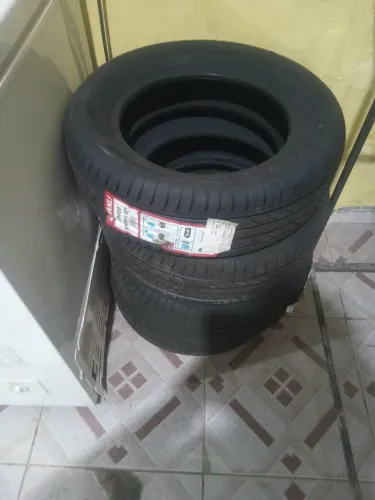 Vende-se pneus novos 