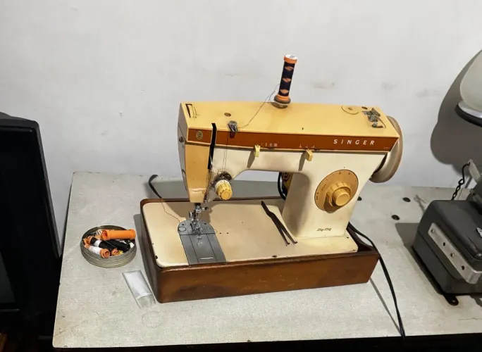 Máquina de Costura Singer Antiga - Vintage / Colecionador