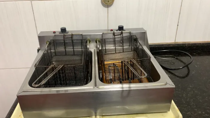     Freezers e Utensílios para Comércio/Bar,  Ótimo Estado