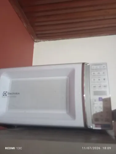 Microondas semi novo 