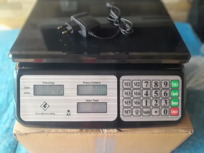 Balança digital 40kg nova com Bateria recarregável bivolt função tara