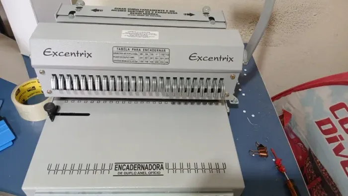 Encadernadora Wire-O Excentrix - Nova