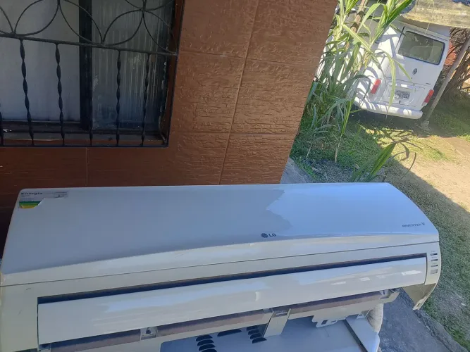 Ar-Condicionado LG Dual Inverter 12.000 BTUs - R410A