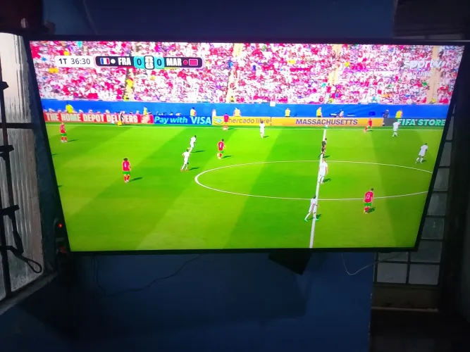 A Smart TV Samsung Vision AI QLED 4K de 43" (modelo QEF1