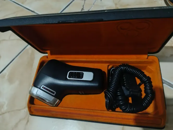 PHILIPS - "Philishave" Barbeador elétrico argentino, acondiciono em caixa original.