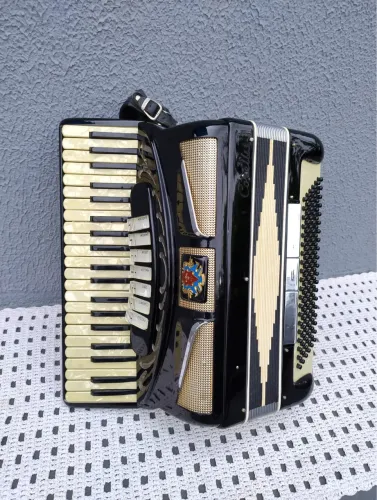 Acordeon 120 baixos italiano