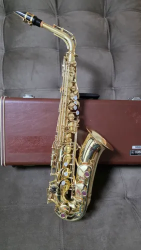 Saxofone Alto Yamaha YAS 32 Purple ?