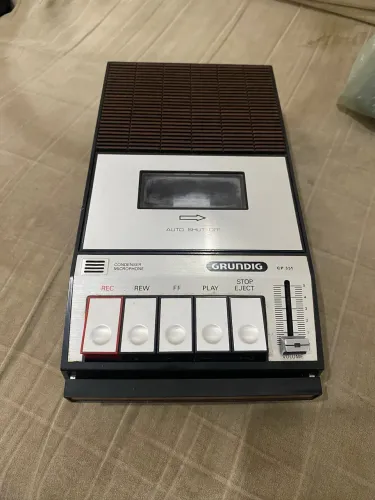 Gravador de voz grundig