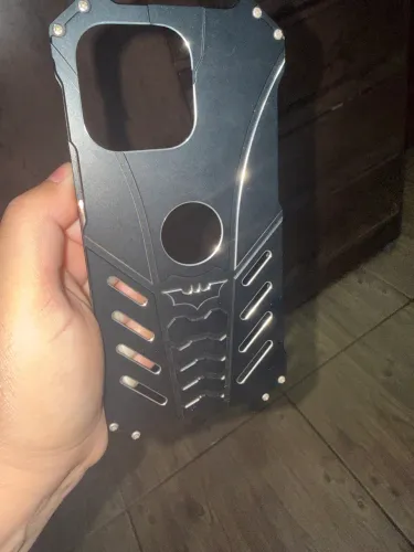 Case Batman em metal para iPhone 14 Pro Max