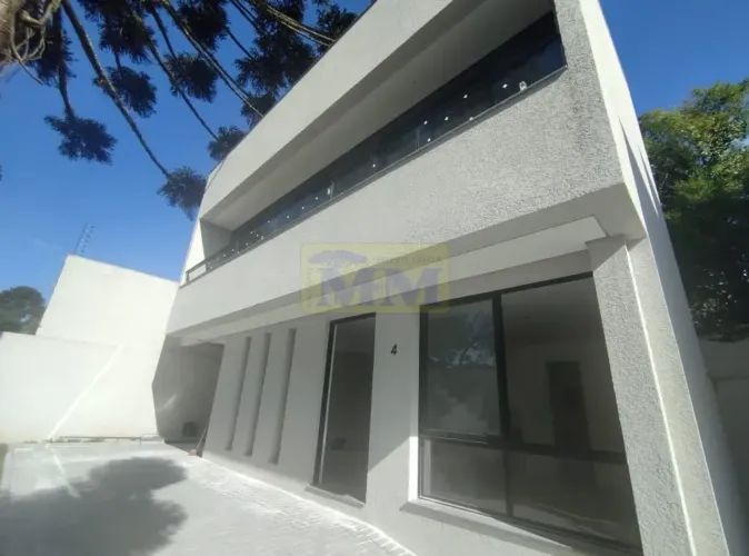 Sobrado Triplex no Bairro Alto em Curitiba