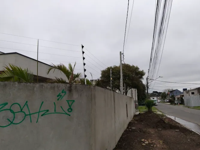 Cercas elétricas residenciais, industriais e cortantes