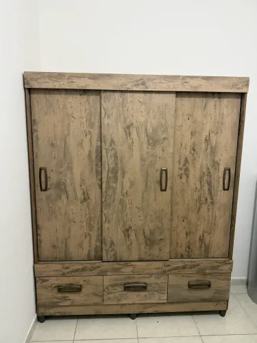 GUARDA-ROUPA USADO R$600,00