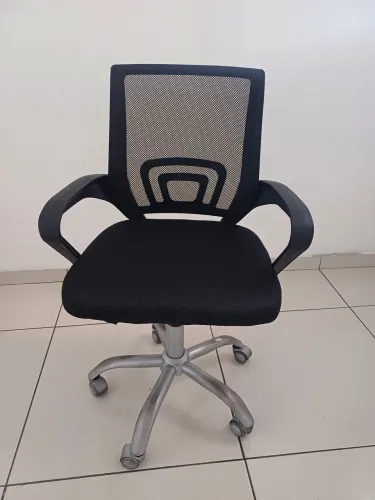 VENDE-SE CADEIRA GIRATÓRIA 