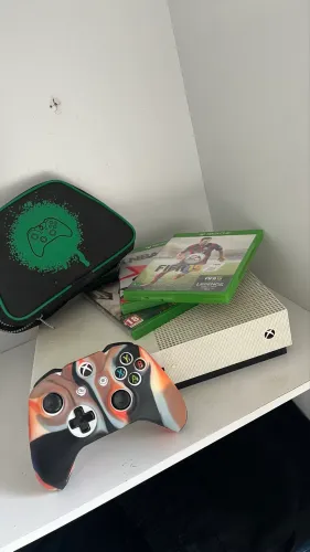 Xbox One S + Jogos