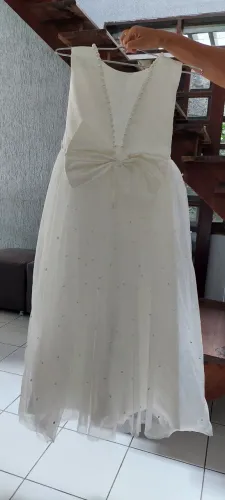 Vestido de daminha. Ótimo  estado de conservação.  Usado aoenas 01 vez 