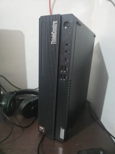 Desktop lenovo Thinkcehtre M75s Amd Ryzen 7 Pro 8700 16gb 512gb W11pro