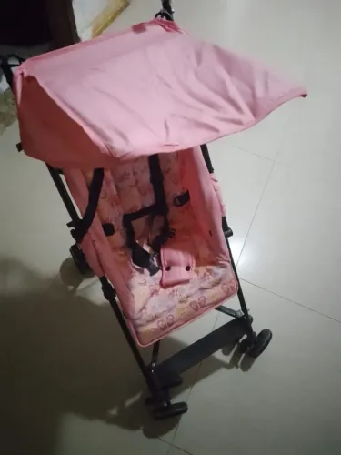 Carrinho de bebê feminino dois meses de uso