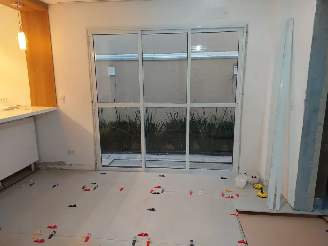 Porta 3 Folhas Aluminio Branco Linha Suprema