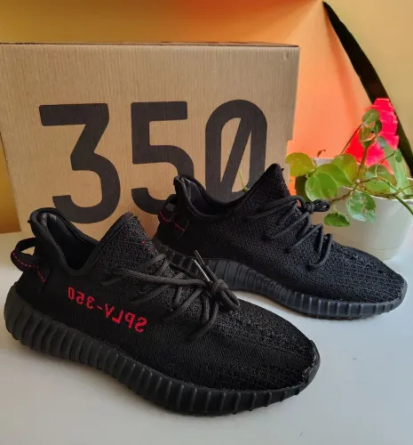 Tênis Adidas Yeezy boost 350 bred