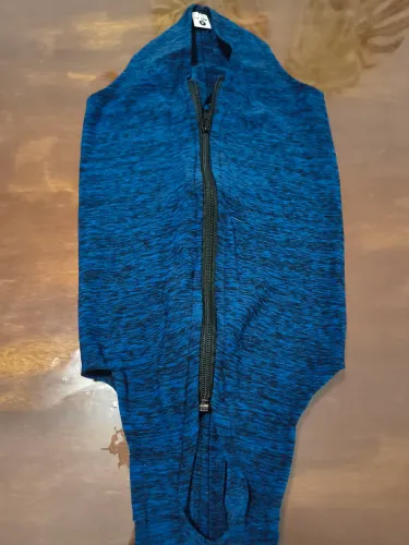 Roupa cirúrgica para cães machos.