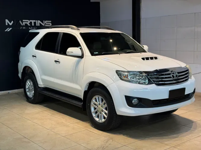 Toyota Hilux SW4 SRV D4-d 4X4 3.0 TDI Dies. AUT 2014