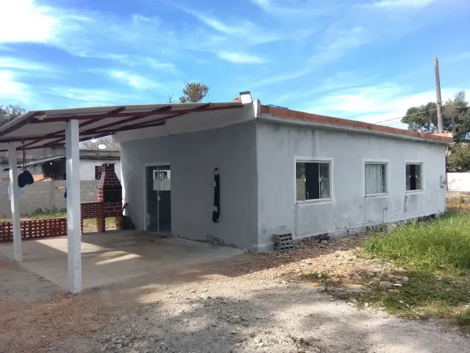 Casa com terreno grande . Casa toda moderna