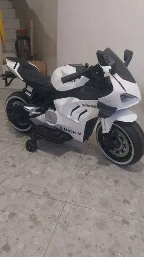 Vendo moto elétrica infantil chama no zap *24
