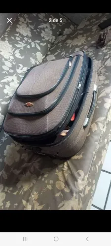 Mala 10 a 15kl com detalhe no suporte de baixo