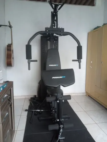 Estação de Musculação PodiumFit ME500 com 80kg de Carga e Leg Press