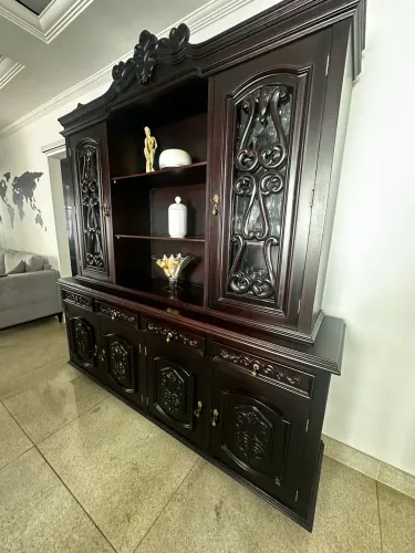 Cristaleira móvel de ornamentação