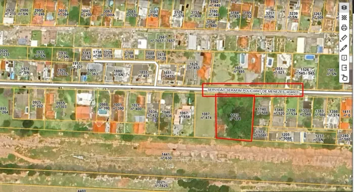 Terreno de 1500 m² à venda em Florianópolis.